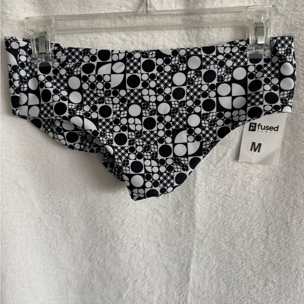 Black and White Geometric Bikini Bottom, scrunch back